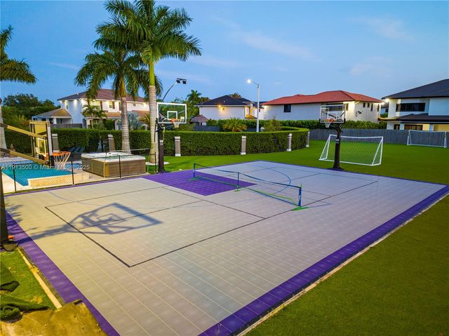 11 NW 122nd Ave, Miami, FL 33182