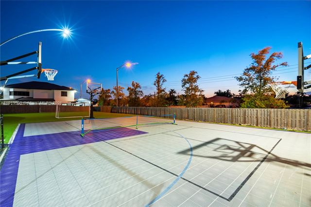 11 NW 122nd Ave, Miami, FL 33182