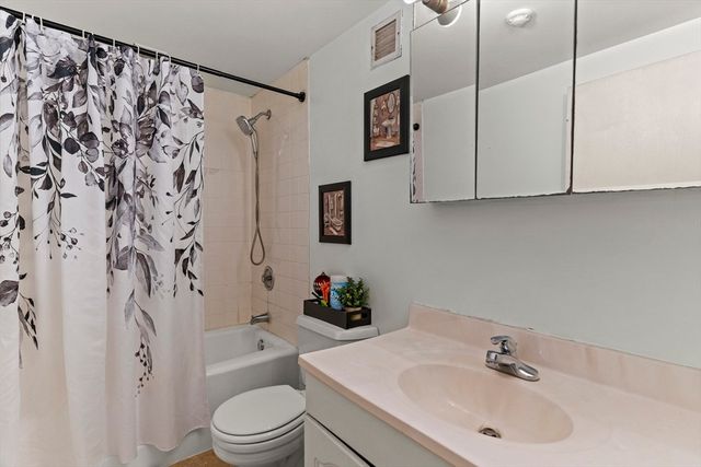 175 Quincy Shore Dr B66, Quincy, MA 02171