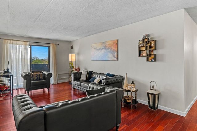175 Quincy Shore Dr B66, Quincy, MA 02171