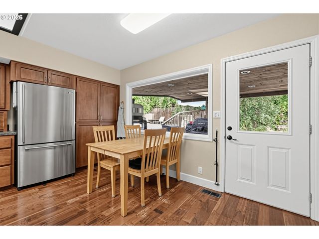 14543 THAYER Rd, Oregon City, OR 97045