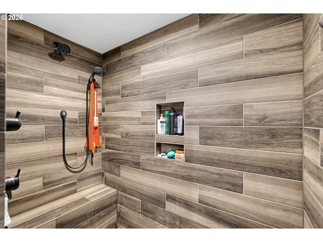 14543 THAYER Rd, Oregon City, OR 97045