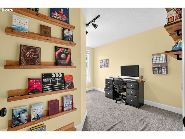 14543 THAYER Rd, Oregon City, OR 97045