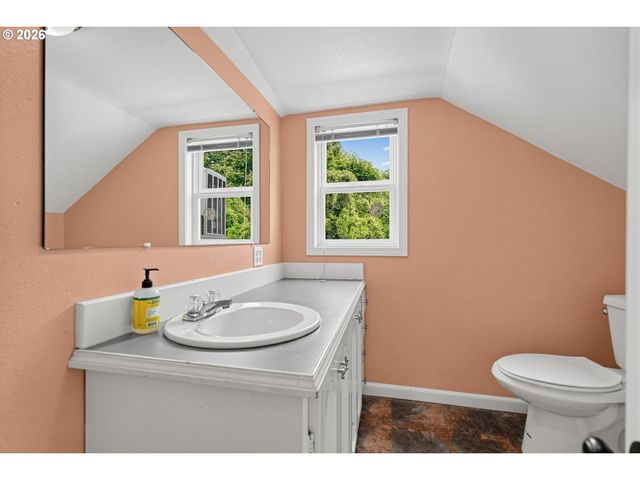 14543 THAYER Rd, Oregon City, OR 97045