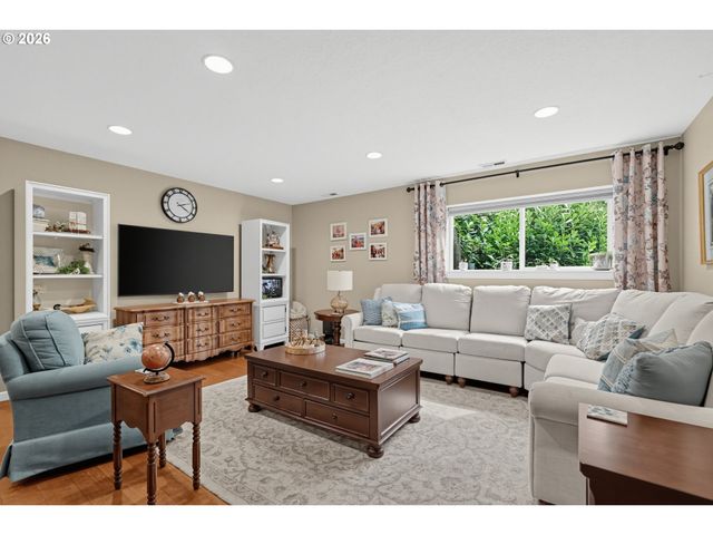 14543 THAYER Rd, Oregon City, OR 97045