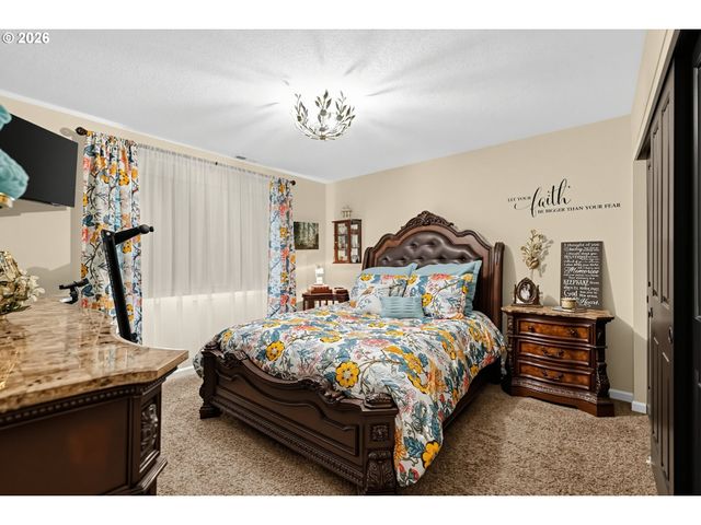 14543 THAYER Rd, Oregon City, OR 97045