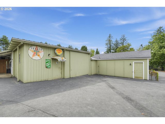 14543 THAYER Rd, Oregon City, OR 97045