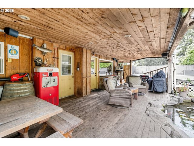 14543 THAYER Rd, Oregon City, OR 97045