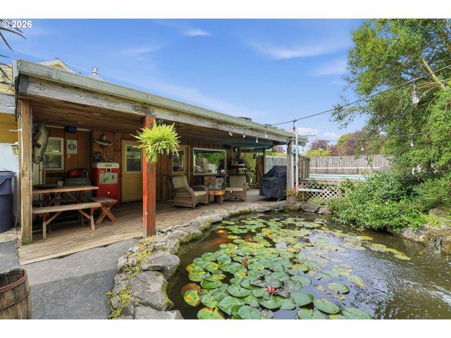 14543 THAYER Rd, Oregon City, OR 97045