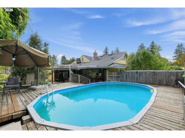 14543 THAYER Rd, Oregon City, OR 97045