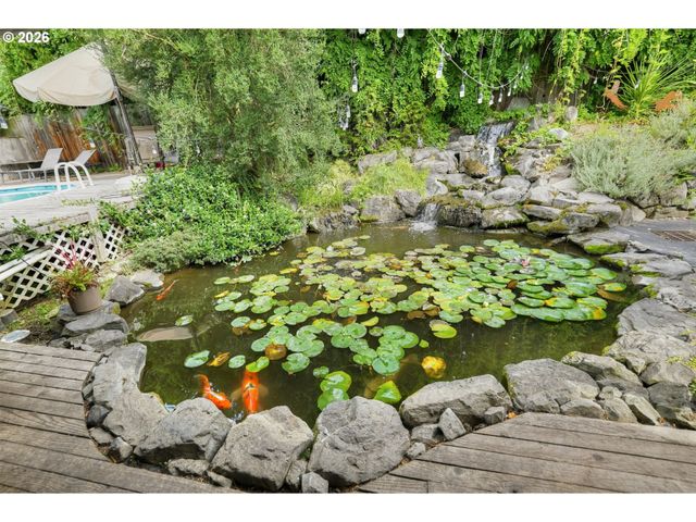 14543 THAYER Rd, Oregon City, OR 97045