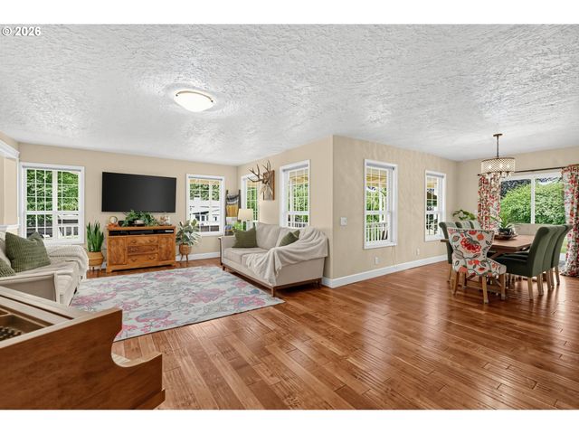 14543 THAYER Rd, Oregon City, OR 97045