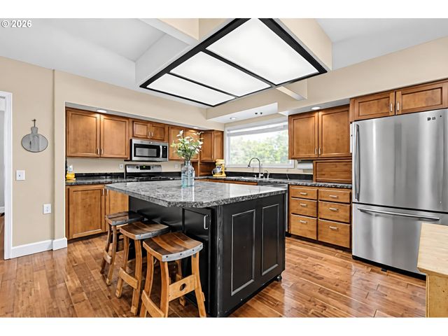14543 THAYER Rd, Oregon City, OR 97045