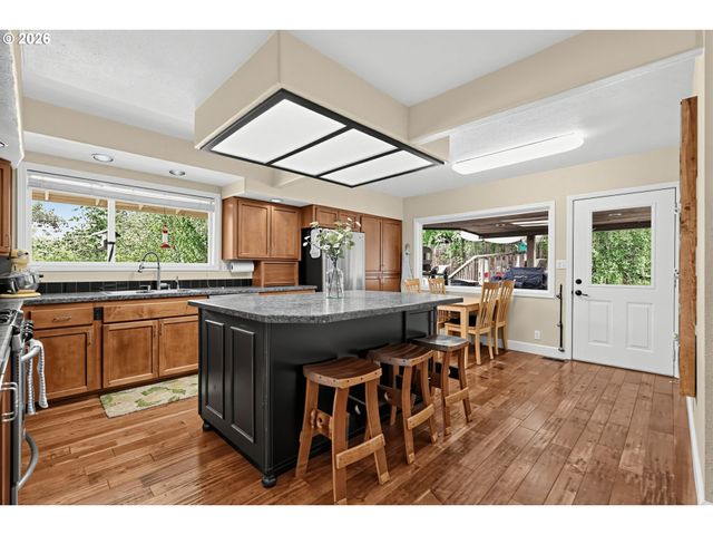 14543 THAYER Rd, Oregon City, OR 97045
