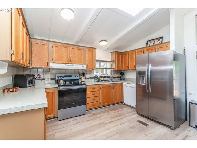 7455 Se KING Rd 53, Milwaukie, OR 97222