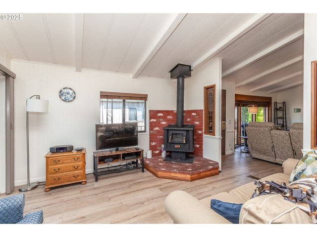 7455 Se KING Rd 53, Milwaukie, OR 97222