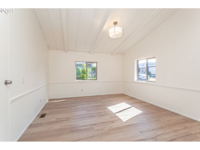 7455 Se KING Rd 53, Milwaukie, OR 97222