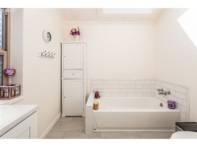 7455 Se KING Rd 53, Milwaukie, OR 97222