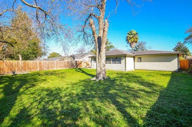 11517 Bannister Lane, Houston, TX 77076