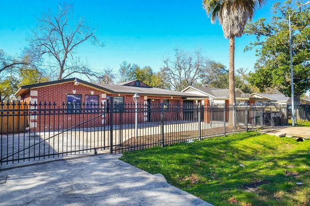 11517 Bannister Lane, Houston, TX 77076