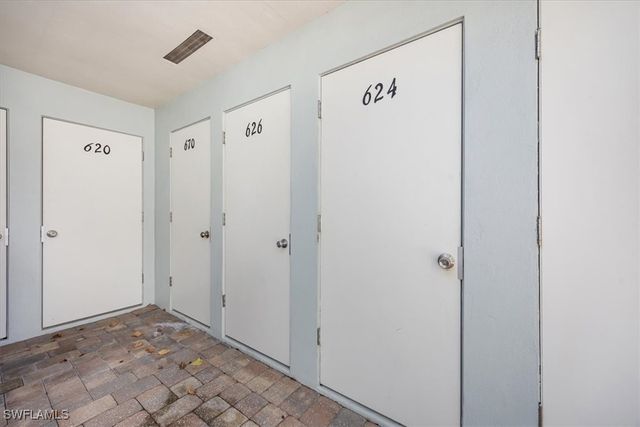 626 12th AVE S 626, Naples, FL 34102