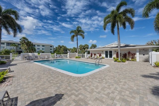 626 12th AVE S 626, Naples, FL 34102