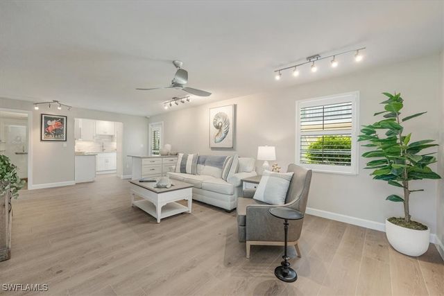 626 12th AVE S 626, Naples, FL 34102