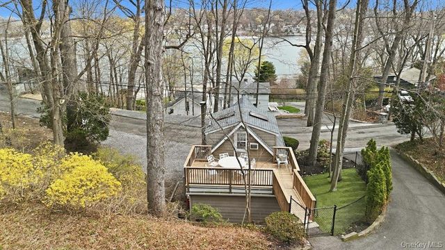 40 Idle Day Drive, Centerport, NY 11721