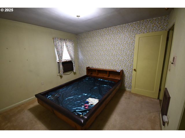 1300 VIEW Ct, The Dalles, OR 97058