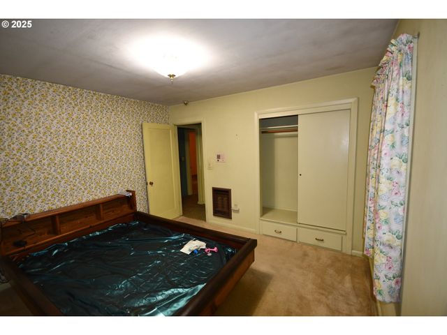 1300 VIEW Ct, The Dalles, OR 97058