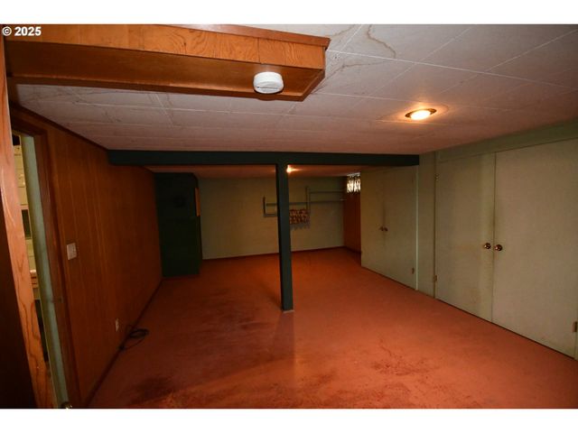 1300 VIEW Ct, The Dalles, OR 97058