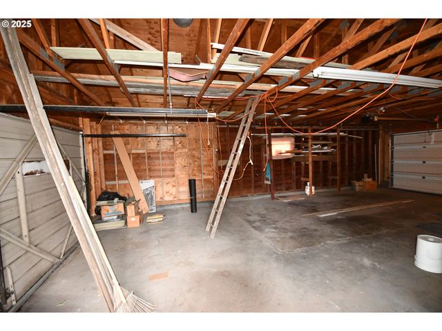 1300 VIEW Ct, The Dalles, OR 97058