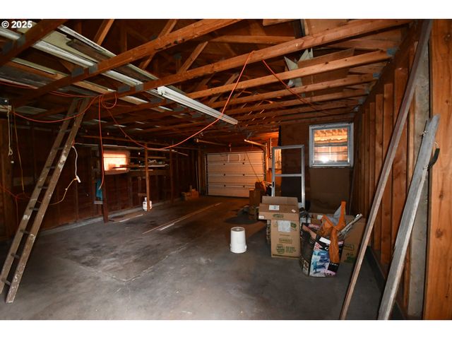 1300 VIEW Ct, The Dalles, OR 97058