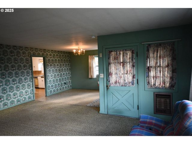 1300 VIEW Ct, The Dalles, OR 97058