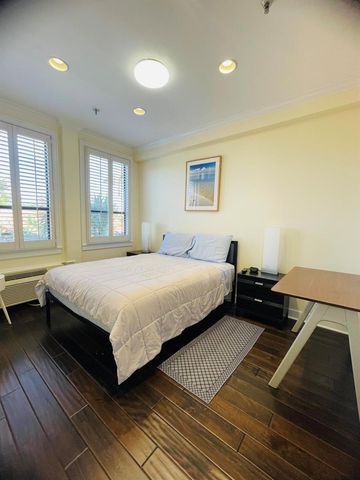 235 Sunrise Avenue 2262, Palm Beach, FL 33480