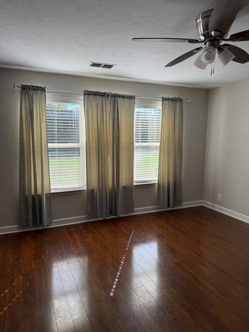 640 Ken Pilkerton Dr, Smyrna, TN 37167