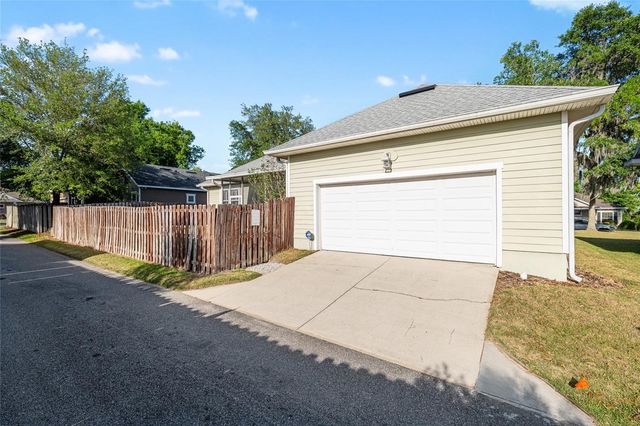16624 NW 165TH TERRACE, Alachua, FL 32615