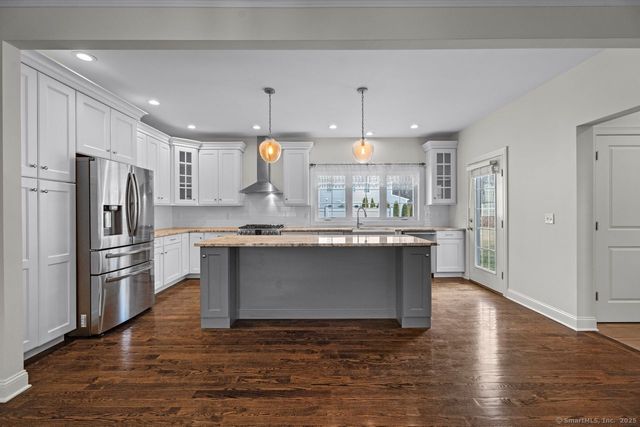 67 Boston Post Road 8, Madison, CT 06443