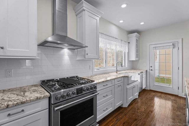 67 Boston Post Road 8, Madison, CT 06443