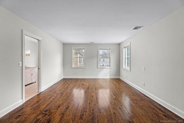 67 Boston Post Road 8, Madison, CT 06443