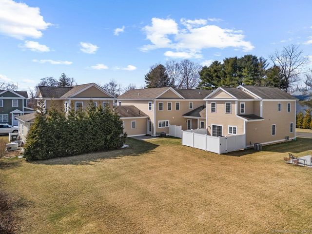 67 Boston Post Road 8, Madison, CT 06443
