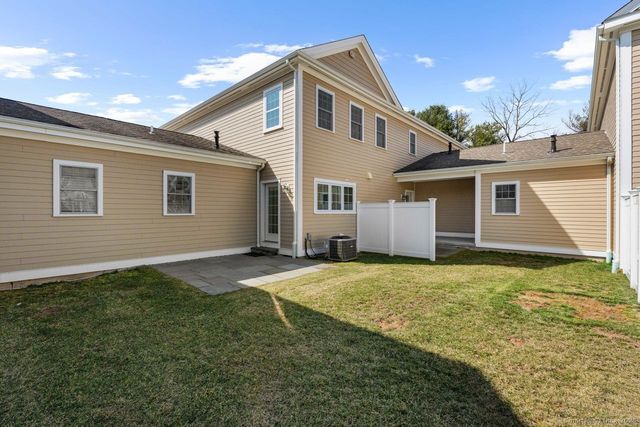 67 Boston Post Road 8, Madison, CT 06443