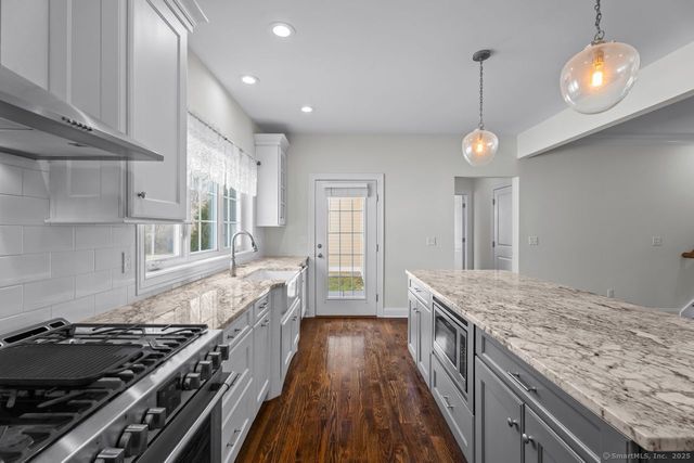 67 Boston Post Road 8, Madison, CT 06443