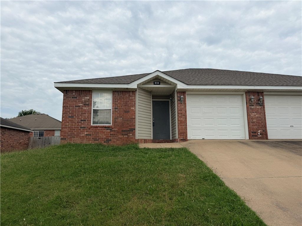 234 Graystone Circle, Centerton, AR 72719
