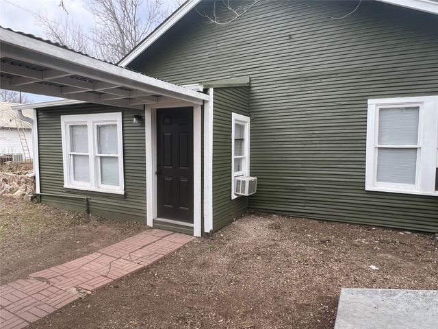 1801 6th Street, Brownwood, TX 76801