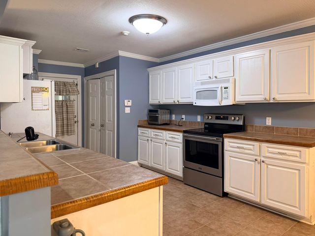 43 Clear Springs, Hattiesburg, MS 39402