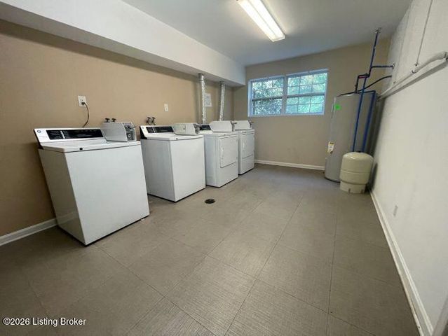 3546 Brockton Ln 5, Louisville, KY 40220