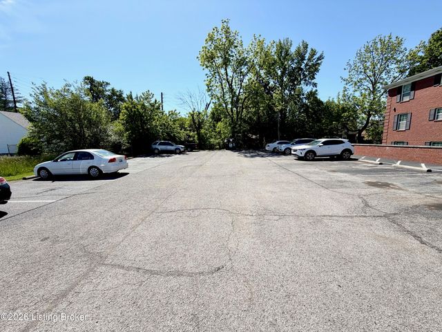 3546 Brockton Ln 5, Louisville, KY 40220