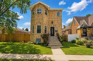 3452 N Newcastle Avenue, Chicago, IL 60634