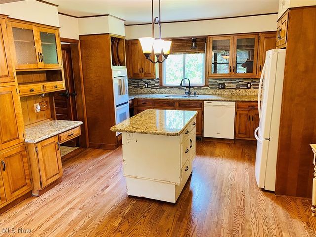 3905 Dobbins Road, Poland, OH 44514